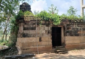 சிதிலமடைந்த ஐயனார் கோவில் புனரமைக்க கோரிக்கை