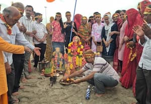 துர்கா சிலைக்கு சிறப்பு பூஜைகள்