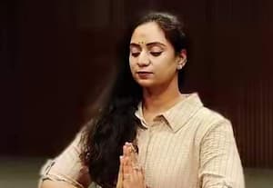 முன்னாள் அமைச்சரின் யோகா வீடியோ வைரல்