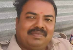 டூவீலர் மீது கார் மோதல் தலைமை காவலர் பலி
