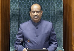 தலைமை தேர்தல் கமிஷனருக்கு எதிரான தீர்மானம்: லோக்சபா சபாநாயகர் ஓம் பிர்லா முக்கிய முடிவு