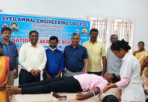 கல்லுாரியில் ரத்ததான முகாம்
