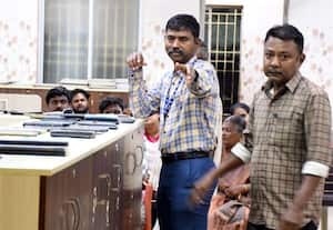 மாநகராட்சி அலுவலகத்தில் லஞ்ச ஒழிப்பு போலீசார் சோதனை: கணக்கில் வராத ரூ.9 ஆயிரம் பறிமுதல்