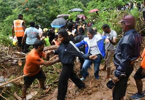 நீலகிரியில் பெய்த கனமழையால் மண்சரிவு; சுற்றுலா பயணிகள், பொதுமக்களுக்கு முக்கிய அறிவுறுத்தல்