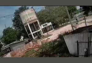 கனமழையால் இடிந்த நீர்த்தேக்க தொட்டி