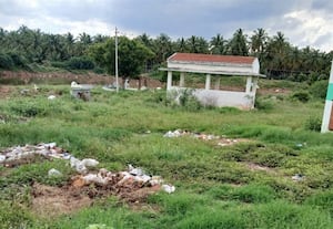 குளத்தைக் காணோம்... ஊருக்குள் வெள்ளம்