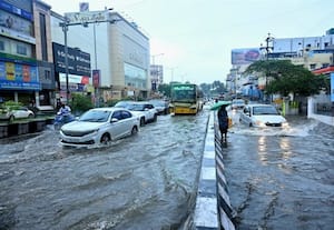 சென்னைக்கு: புதுச்சேரியில் தொடர் கனமழையால் தாழ்வான பகுதிகளை தண்ணீர் சூழ்ந்தது