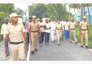 போலீசார் நடைரோந்து விழிப்புணர்வு