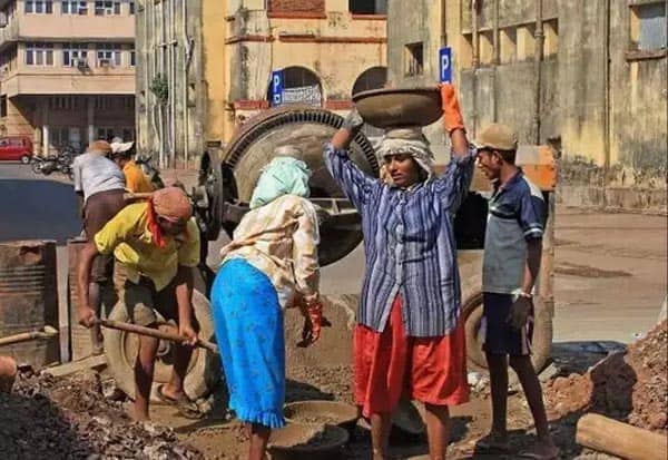 கட்டுமான நலவாரியத்தில் பதிவு செய்தவர்களுக்கு வீடு