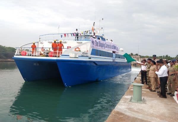 நாகை - இலங்கை கப்பல் பயணம் துவங்கியது!: சுற்றுலா, வர்த்தகம் உயரும் என மோடி  பேச்சு