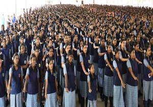 திருப்பூர், ஜெய்வாபாய் மாநகராட்சி பெண்கள் பள்ளியில் போதைப் பழக்கத்திற்கு எதிரான உறுதிமொழி ஏற்பு நிகழ்ச்சி நடந்தது.