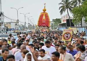 அகில உலக கிருஷ்ண பக்தி இயக்கம் இஸ்கான் சார்பில் சென்னையில் ஶ்ரீ ஜெகன்நாதர் தேர் திருவிழா பவனி நடந்தது இதில் ஏராளமான பக்தர்கள் கலந்துகொண்டனர். இடம் : இ.சி.ஆர், நீலாங்கரை.