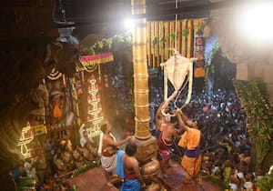 திருநெல்வேலி, நெல்லையப்பர் கோவில் ஆனித் தேரோட்ட திருவிழா கொடியேற்றத்துடன் துவங்கியது.