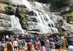 குற்றாலத்தில் சீசன் துவங்கிய நிலையில் கடந்த சில தினங்களாக மழை இன்றி ...
