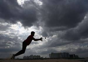 சென்னையில் இரண்டு நாட்களாக மாலையில் வெயில் சற்று குறைந்து மழை பெய்து ...