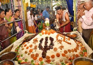 ஆடி வெள்ளியை முன்னிட்டு சென்னை பிராட்வேயில் உள்ள ஸ்ரீ கன்யகா பரமேஸ்வரி ...