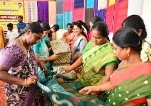 திருப்பூரில், கைத்தறித்துறை சார்பில் 11வது தேசிய கைத்தறி தினத்தை ...