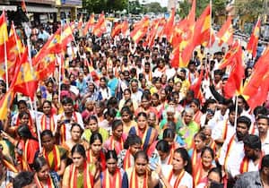 திருப்பூரில், குப்பைகளை அகற்றக்கோரி, மாநகராட்சியை கண்டித்து  த.வெ.க ...