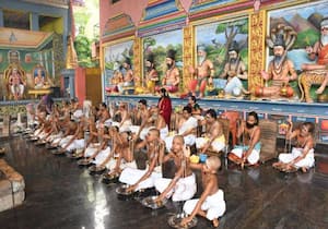 புதுச்சேரி அடுத்த மொரட்டாண்டி சனீஸ்வரர் கோவிலில் ஆவணி அவிட்டத்தை ...