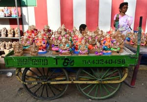 விநாயகர் சிலைகள். இடம்: பெருமாள் கோவில் பின்புறம், திருப்பூர்.
