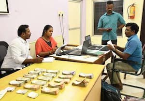 கடலூர் கடற்கரை சாலையில் உள்ள பேரூராட்சிகளின் உதவி இயக்குனர் ...