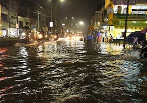 கொட்டி தீர்த்த கனமழையால் கடலூர் திருப்பாதிரிப்புலியூர் லாரன்ஸ் ...