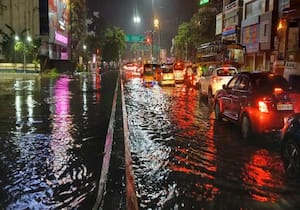 புதுச்சேரி இந்திரா சதுக்கத்தில் தேங்கிய மழை நீர்
