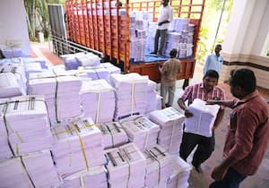 கோவை கலெக்டர் அலுவலகத்தில் வாக்காளர் பட்டியல் தீவிர திருத்த பணி ...