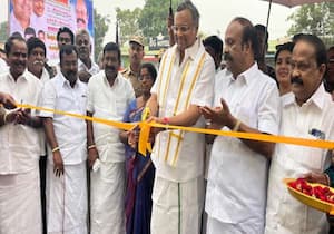 சிவகங்கை பஸ் ஸ்டாண்ட் ஒரு பகுதியை எம்.பி.கார்த்தி திறந்து வைத்தார். ...