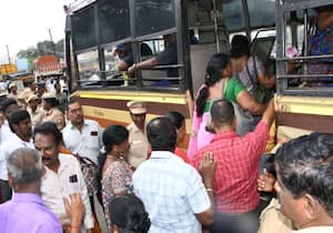 திருவள்ளூர் மாவட்ட ஆட்சியர் அலுவலகம் வெளியே தமிழ்நாடு அரசு ஊழியர்கள்  ...