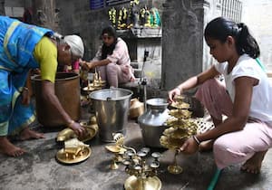 திருப்பூர் விஸ்வேஸ்வரர் கோயிலில் உழவாரப்பணி நடந்தது. அதில் பங்கேற்ற ...