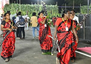 பல்லடம் தி.மு.க., மேற்கு மண்டல மகளிர் அணி மாநாட்டில் வரவேற்பிற்கு ...