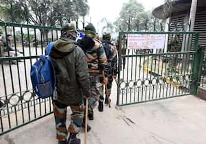 புத்தாண்டு தினத்தை ஒட்டி டில்லியில் பாதுகாப்பு காரணங்கள் கருதி பல்வேறு ...