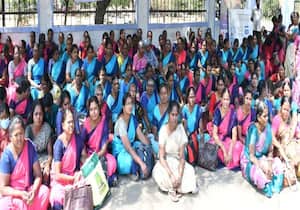 திருப்பூர் கலெக்டர் அலுவலகம் முன்பு காத்திருப்பு போராட்டம் நடத்திய ...