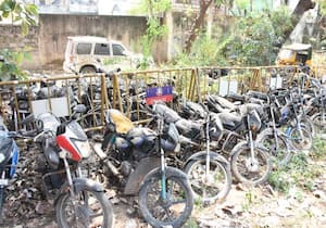 விழுப்புரம் நகர காவல் நிலையம் வளாகத்தில்  வழக்குகளில் பறிமுதல் ...