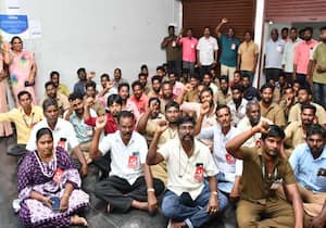 திருப்பூர், பி.என்., ரோடு மின்வாரிய மேற்பார்வை பொறியாளர் அலுவலகம் முன் ...