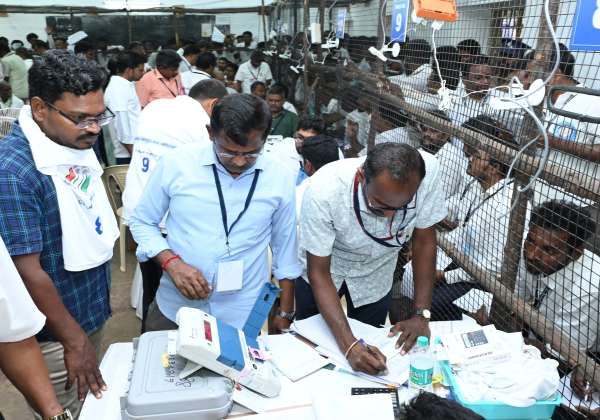  
சென்னை ராணி மேரி கல்லூரி வாக்கு என்னும் பணி துவங்கியது.