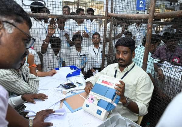  
சென்னை ராணி மேரி கல்லூரி வாக்கு என்னும் பணி துவங்கியது.
