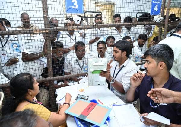  
சென்னை ராணி மேரி கல்லூரி வாக்கு என்னும் பணி துவங்கியது.