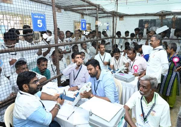  
சென்னை ராணி மேரி கல்லூரி வாக்கு என்னும் பணி துவங்கியது.