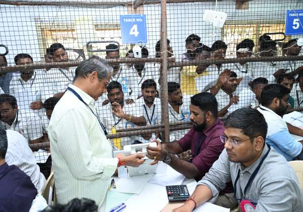  
சென்னை ராணி மேரி கல்லூரி வாக்கு என்னும் பணி துவங்கியது.