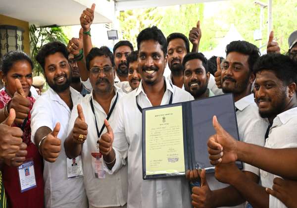 கோவை கிணத்துக்கடவு தொகுதியில் வெற்றியடைந்து சான்றிதழ் பெற்ற த.வெ.க., வேட்பாளர் விக்னேஷ்