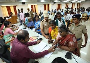 கடலூர் கலெக்டர் அலுவலகத்தில் பொதுமக்கள் குறைக்க கேட்பு கூட்டம் கலெக்டர் ...