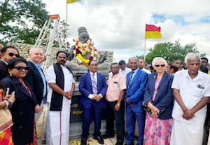 லண்டனில் திருவள்ளுவர் சிலை திறப்பு விழா
