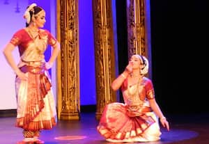 பிரிஸ்பேனில் சகோதரிகளின்  பரதநாட்டிய அரங்கேற்றம்  