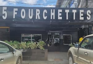 5 ஃபோர்செட்ஸ், மத்திய ஆப்பிரிக்க குடியரசு