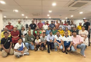 சிங்கப்பூரில் முன்னாள் மாணவர் சந்திப்பு 