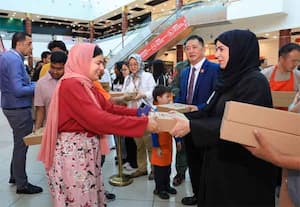 துபாயில் இஃப்தார் நோன்பு திறக்கும் உணவுப் பொருட்கள் வழங்க