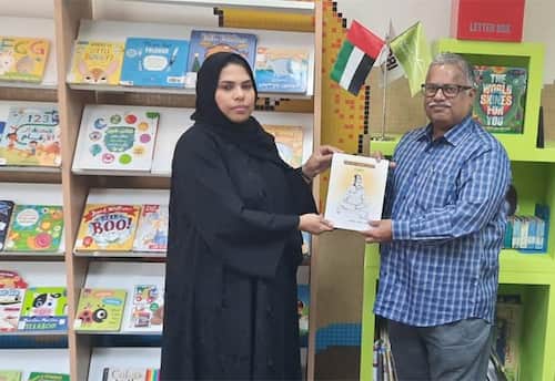 துபாய் நூலகத்துக்கு திருக்குறள் அரபி மொழி பெயர்ப்பு உள்ளிட்ட நூல்கள் அன்பளிப்பு