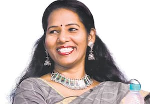 எழுதித் தீராதவை பெண்களின் வாழ்க்கை: கவிஞர் மனுஷி